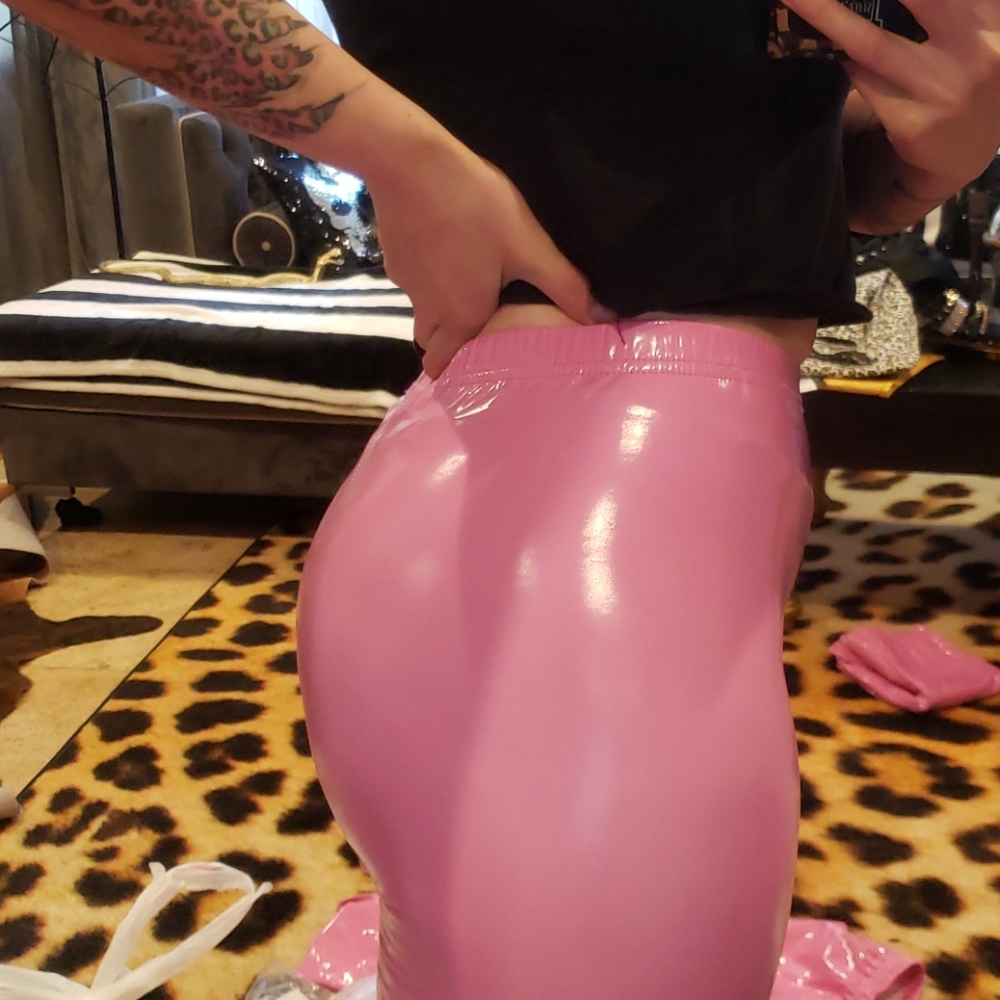 ⭐💗Slippery When Wet. Pants💗 - Picture 2 of 6
